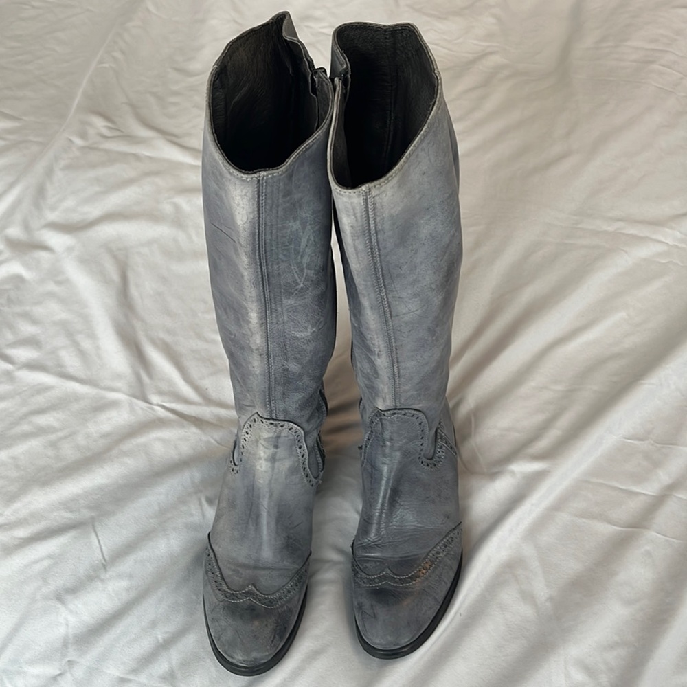 Lavender Elegance: Vellia P Over-the-Calf Boots with Exquisite Foot Details